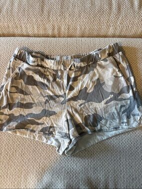 Old Navy Girls' Camo Knit Shorts - Gray